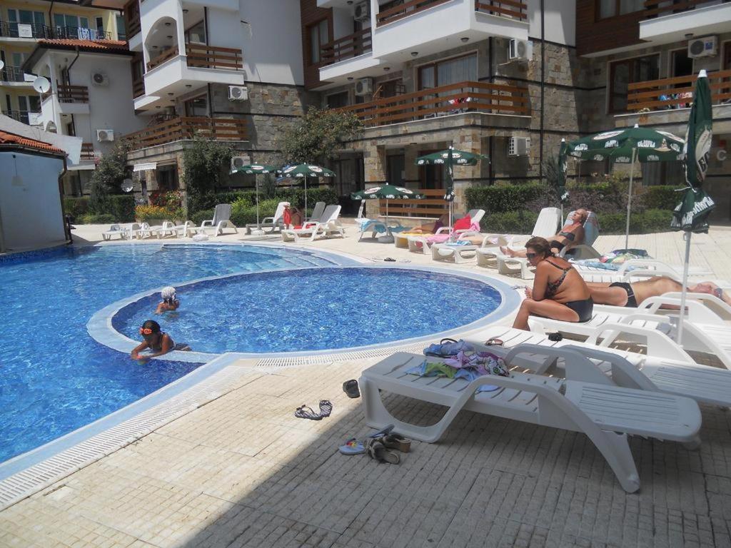 Vm Apartments Robinson Beach Pomorie Kültér fotó