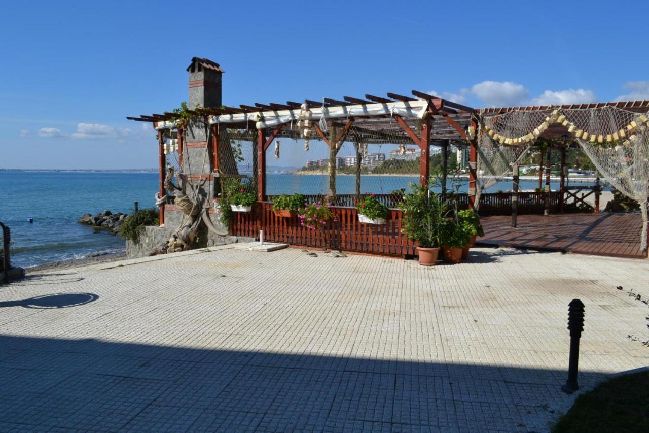 Vm Apartments Robinson Beach Pomorie Kültér fotó