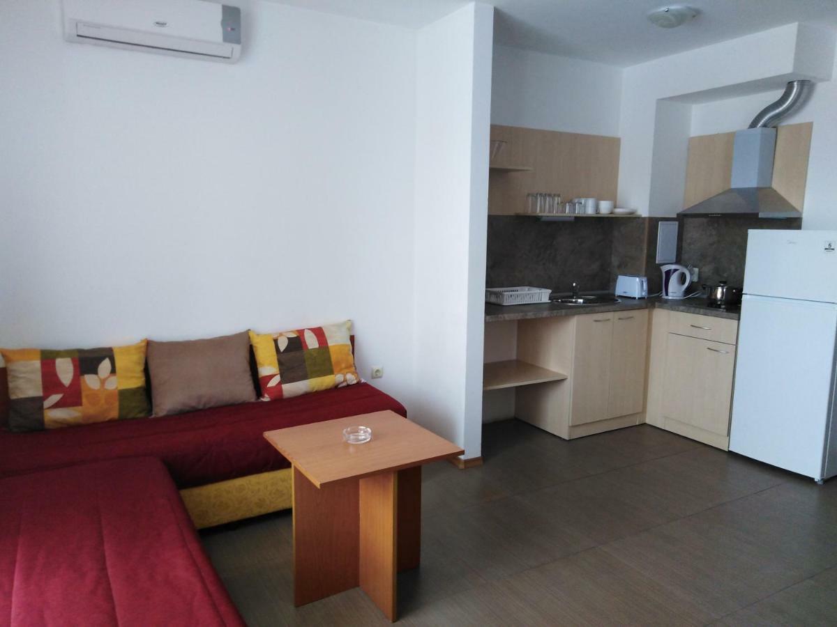 Vm Apartments Robinson Beach Pomorie Kültér fotó