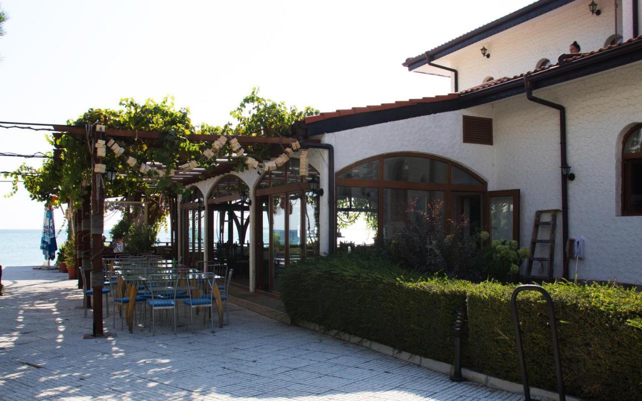 Vm Apartments Robinson Beach Pomorie Kültér fotó