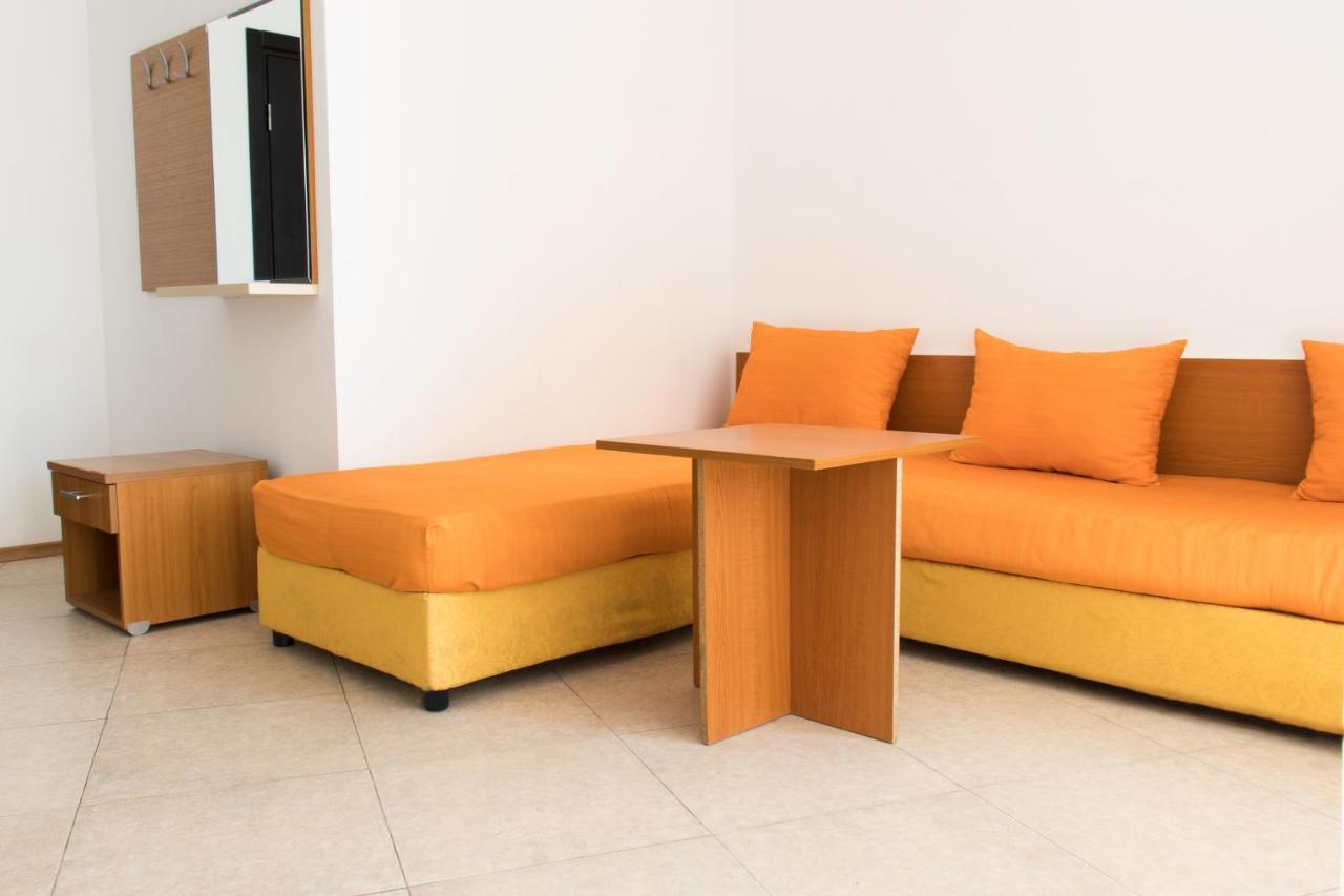 Vm Apartments Robinson Beach Pomorie Kültér fotó