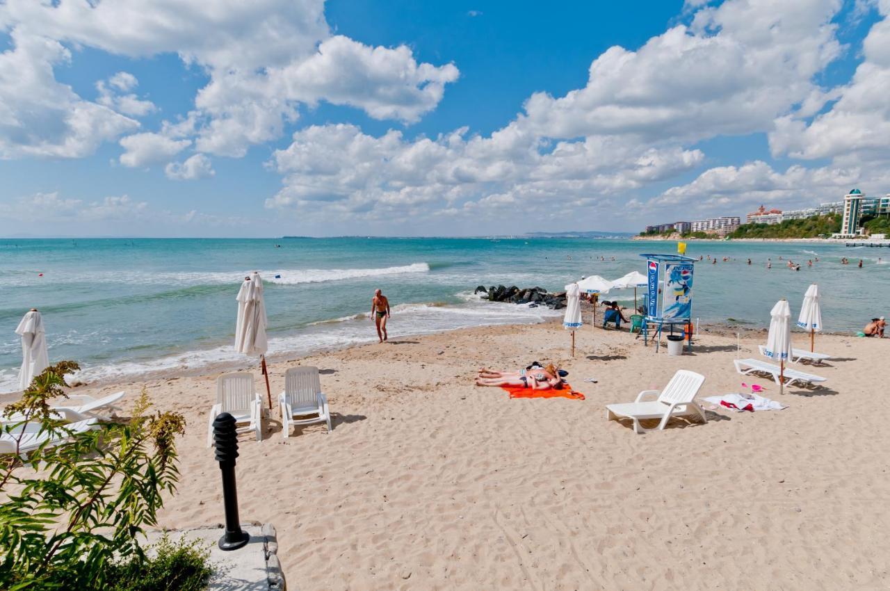 Vm Apartments Robinson Beach Pomorie Kültér fotó